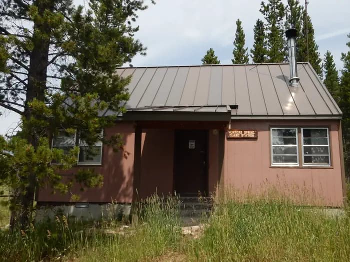 Hunters Spring Cabin — photo 1