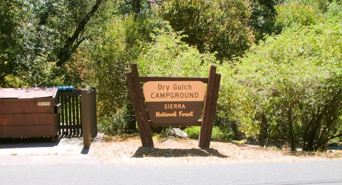 Dry Gulch — photo 1