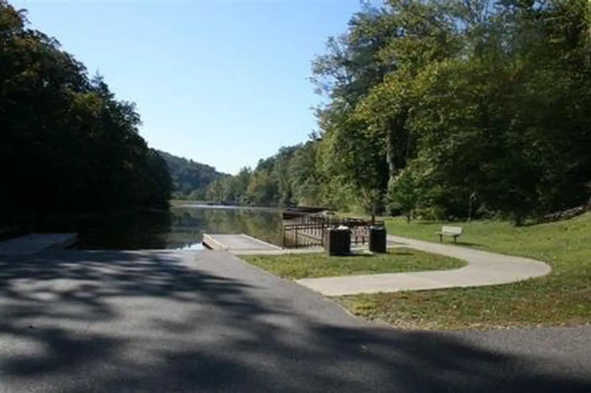 Lake Vesuvius Recreation Area — photo 1