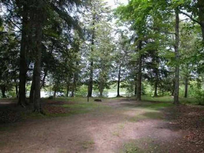 Au Train Lake Campground — photo 1