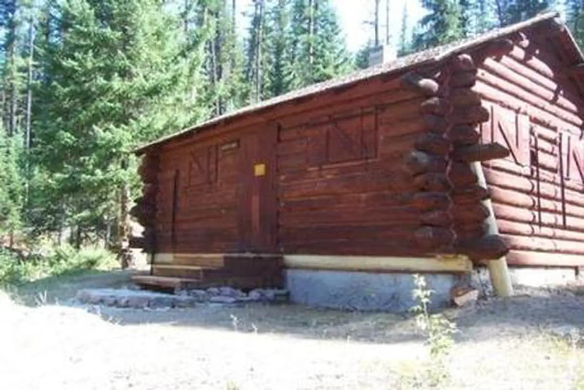 Silvertip Cabin — photo 1