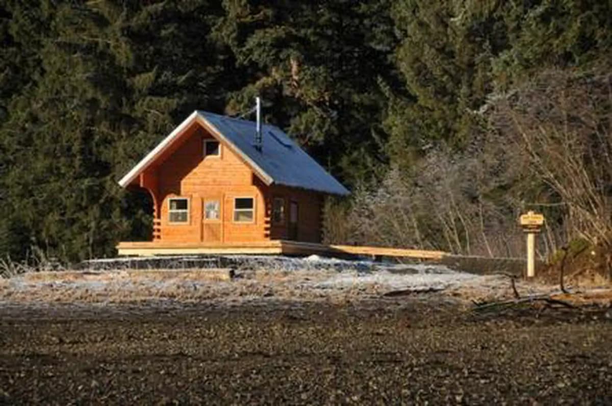 Eight Fathom Cabin — photo 1