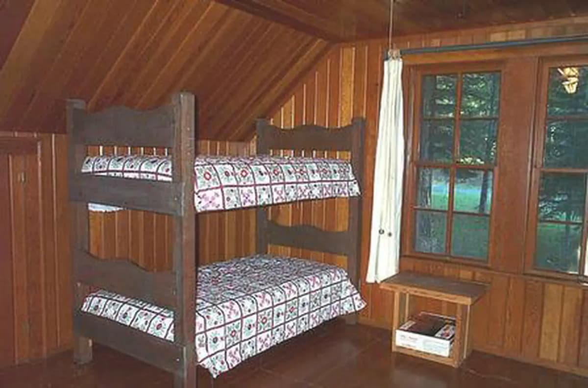 Clackamas Lake Historic Cabin — photo 1