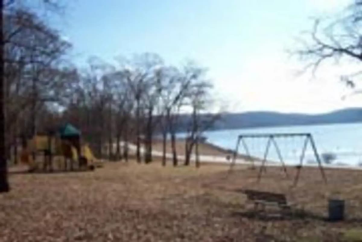 Highway 125 Park Bull Shoals — photo 1